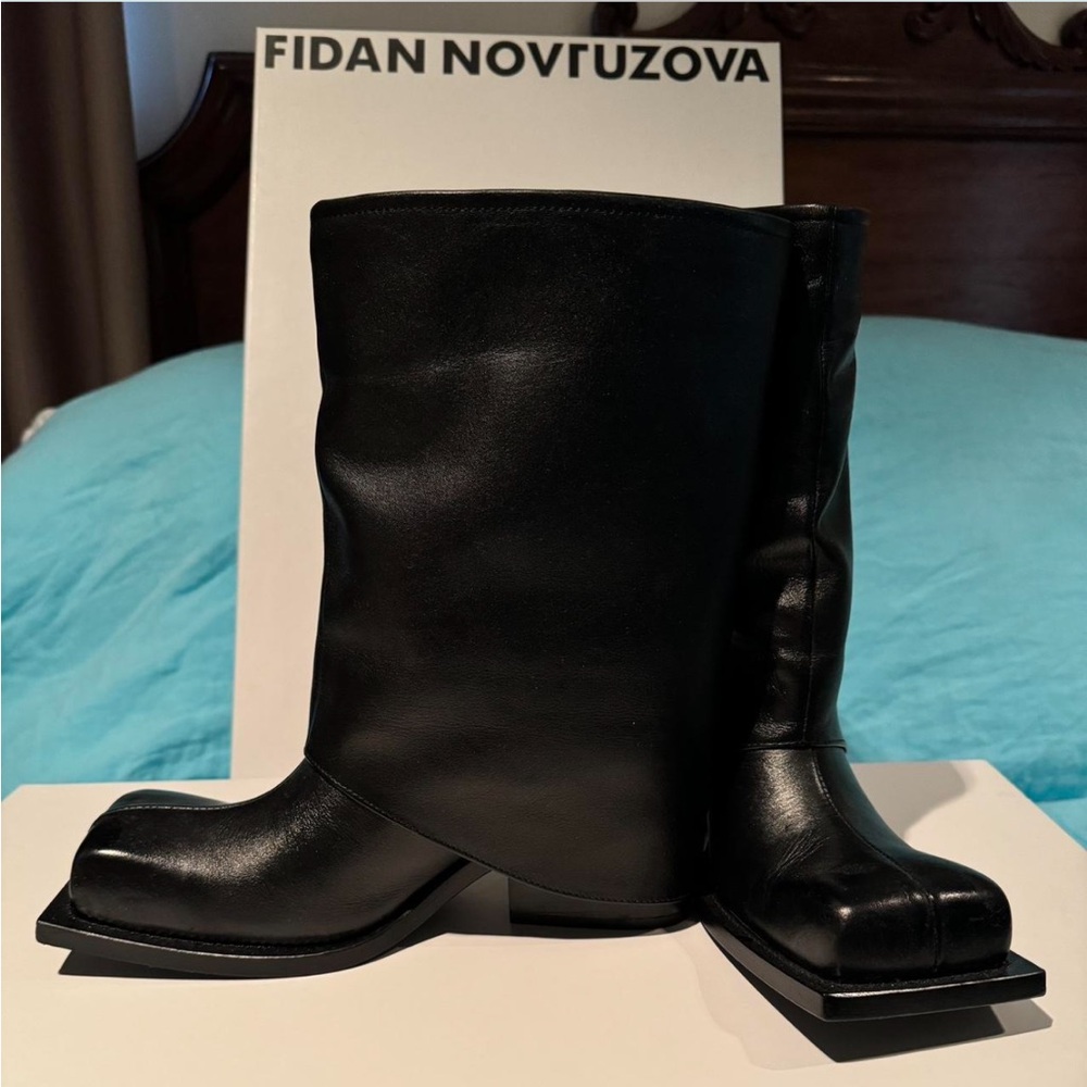Fidan Novruzova HAVVA CHUNKY HEEL CROPPED BOOTS IN BLACK